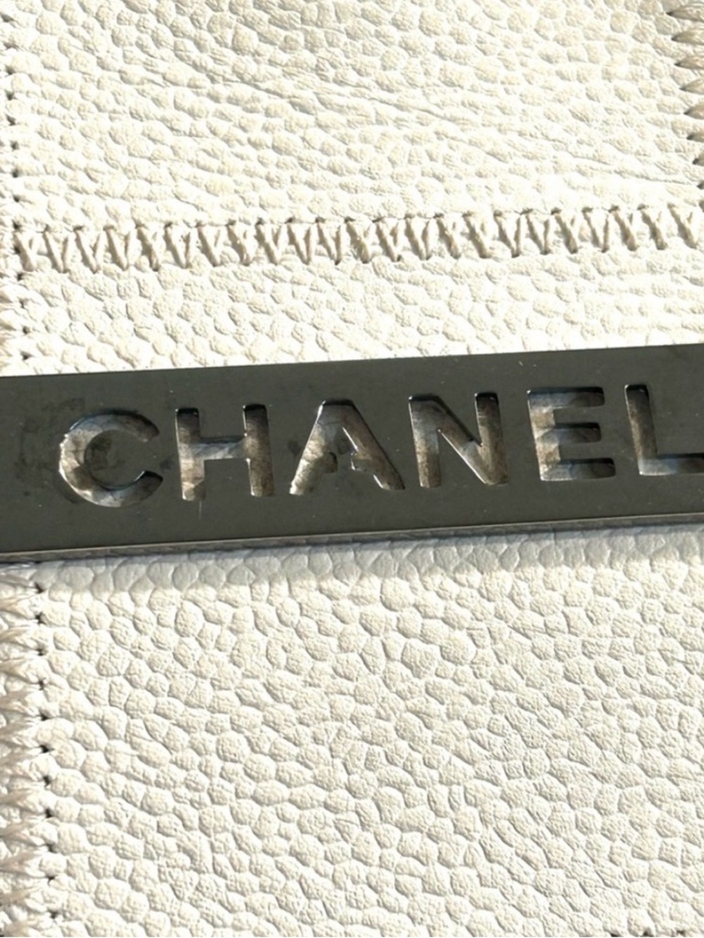 Authentic Chanel White Quilted Large Tote Bag with Top Handles Silver hardware - Picture 4 of 14